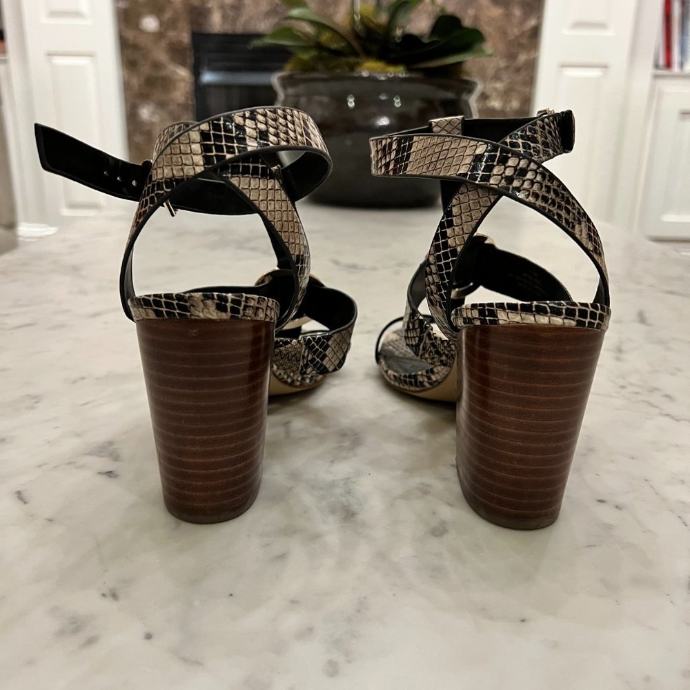 Marc Fisher Walinda T-Strap Snakeskin Print Block Heel Sandals Size 7.5 - Picture 6 of 10